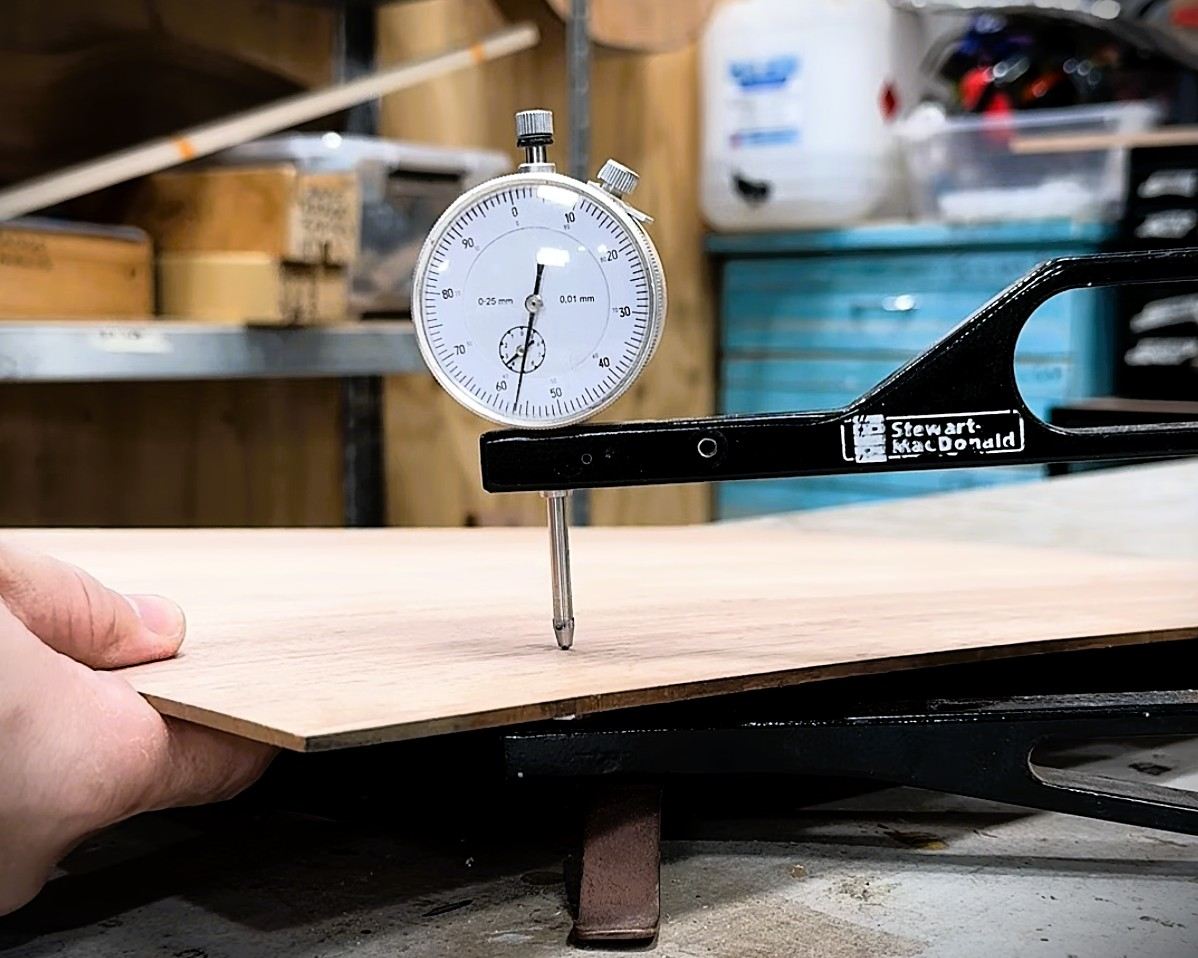Jointing and thicknessing the plates &ndash; photograph 2 of 10