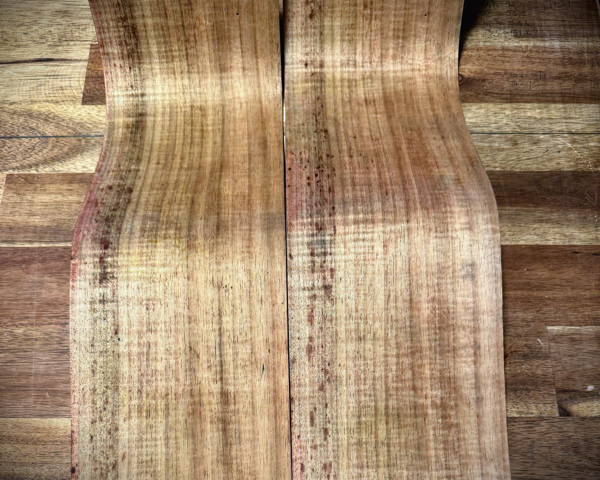 Bending, lining and closing the box &ndash; photograph 2 of 10