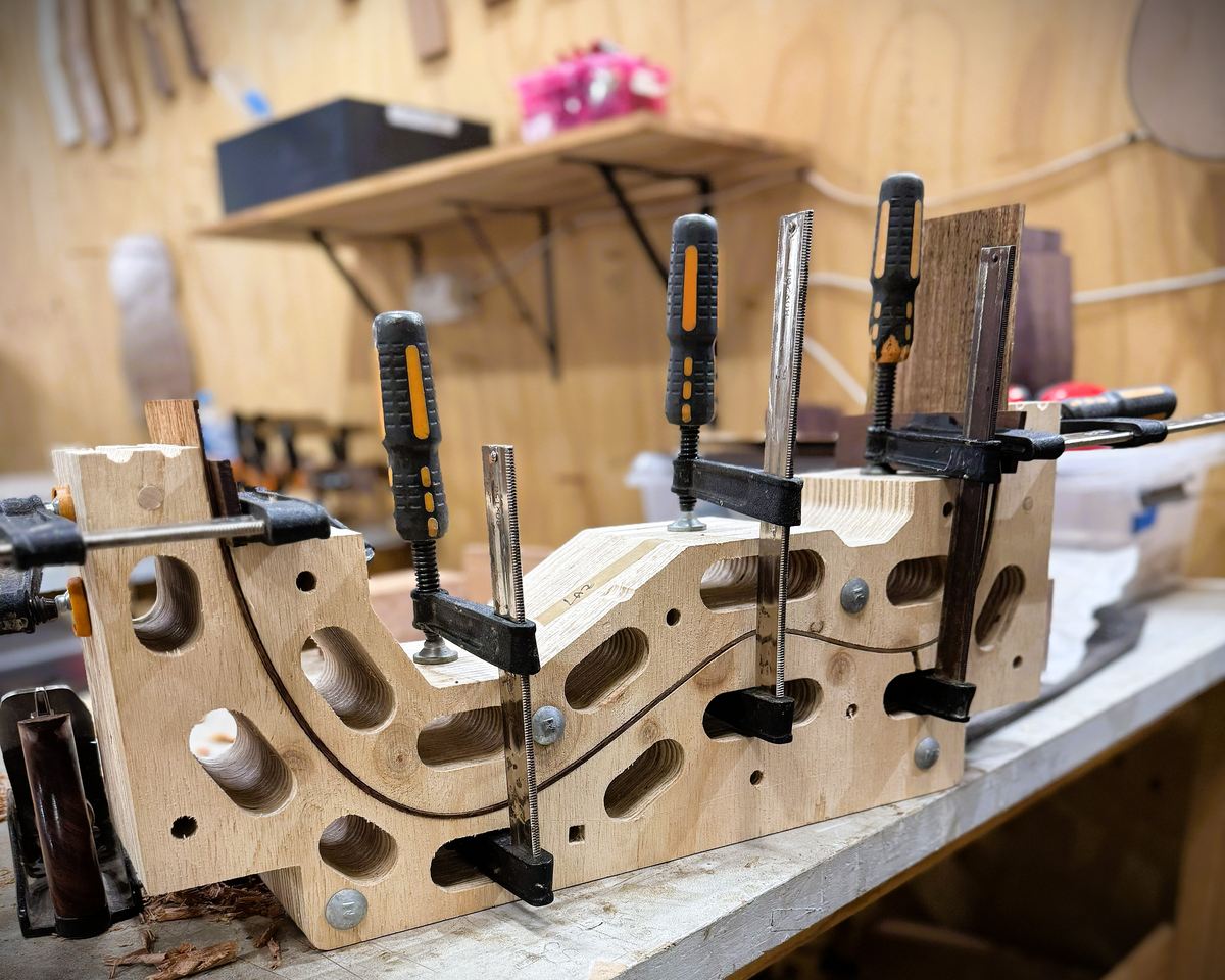 Bending, lining and closing the box &ndash; photograph 4 of 10