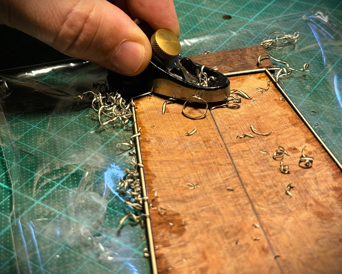 Installing the machine heads &ndash; photograph 8 of 10